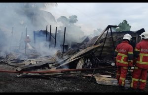 Sebuah Gerai Bersama Tiga Motosikal Musnah Terbakar