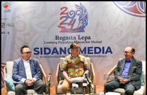 Anugerah Tokoh Regatta Lepa Diperkenal Joniston
