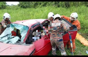 Dua Cedera, Kereta Dinaiki Terbabas Sendiri Dan Langgar Tiang Elektrik