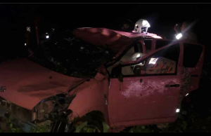Wanita Cedera, Myvi Didpandu Terbabas Sendiri Di Bahu Jalan
