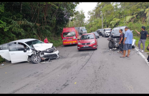 Tiga Cedera, Isuzu Dmax Bertembung Proton Persona Di Jalan Berhampiran Pekan Nabalu