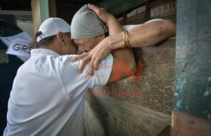 Makcik sambut Ben Chong dengan ‘thank you’, penduduk Kg Ayer mahu GRS terus diberi mandat