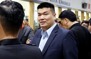 Mahkamah Sesyen Menolak Notis Permohonan Ex-Parte Albert Tei Untuk Kebenaran Memfailkan Permohonan Perintah Komital Terhadap Ketua Menteri Sabah