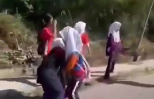 Polis Siasat Kes Tular Pelajar Perempuan Dipukul Beramai-Ramai