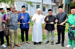Ketua Menteri Hadir Majlis Penyerahan Lembu Korban di IPD Tuaran