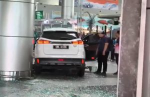 X50 Terbabas Masuk Ruang Berlepas KKIA, Pemandu Wanita Warga Emas Cedera Ringan