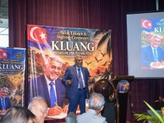Simen Lourds Lancar Buku ‘Heart Of The Flying Fox’, Ketengah Fakta Sejarah Kluang