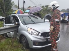 Dua Cedera Myvi Terbabas Langgar Penghadang Jalan di Papar