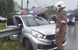 Dua Cedera Myvi Terbabas Langgar Penghadang Jalan di Papar
